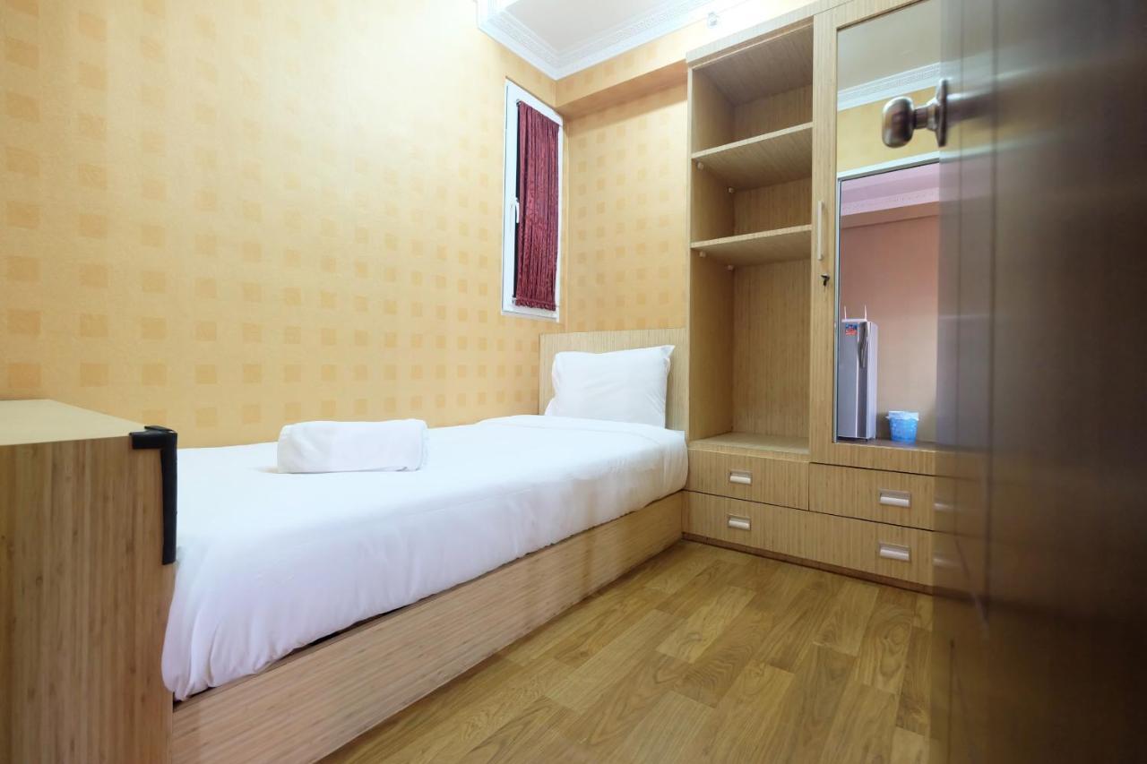 Relaxing 2br With Pool View Mutiara By Travelio * Bekasi